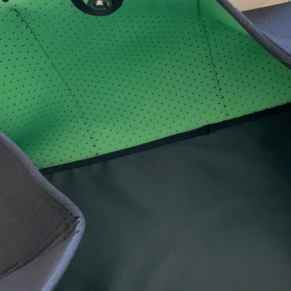 NWOT neoprene tote - Picture 3 of 5